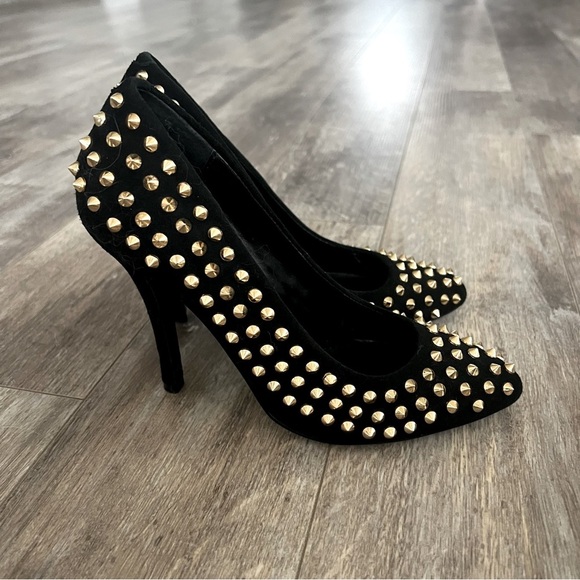 Beautiful Steve Madden Mini Rock Stud Heels - Picture 1 of 9